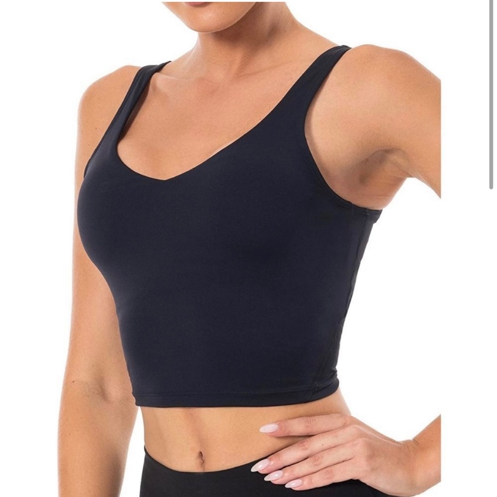 NWOT YUNOGA Women's Wirefree Padded Sports Bra Light Support Cropped Tank BLACK